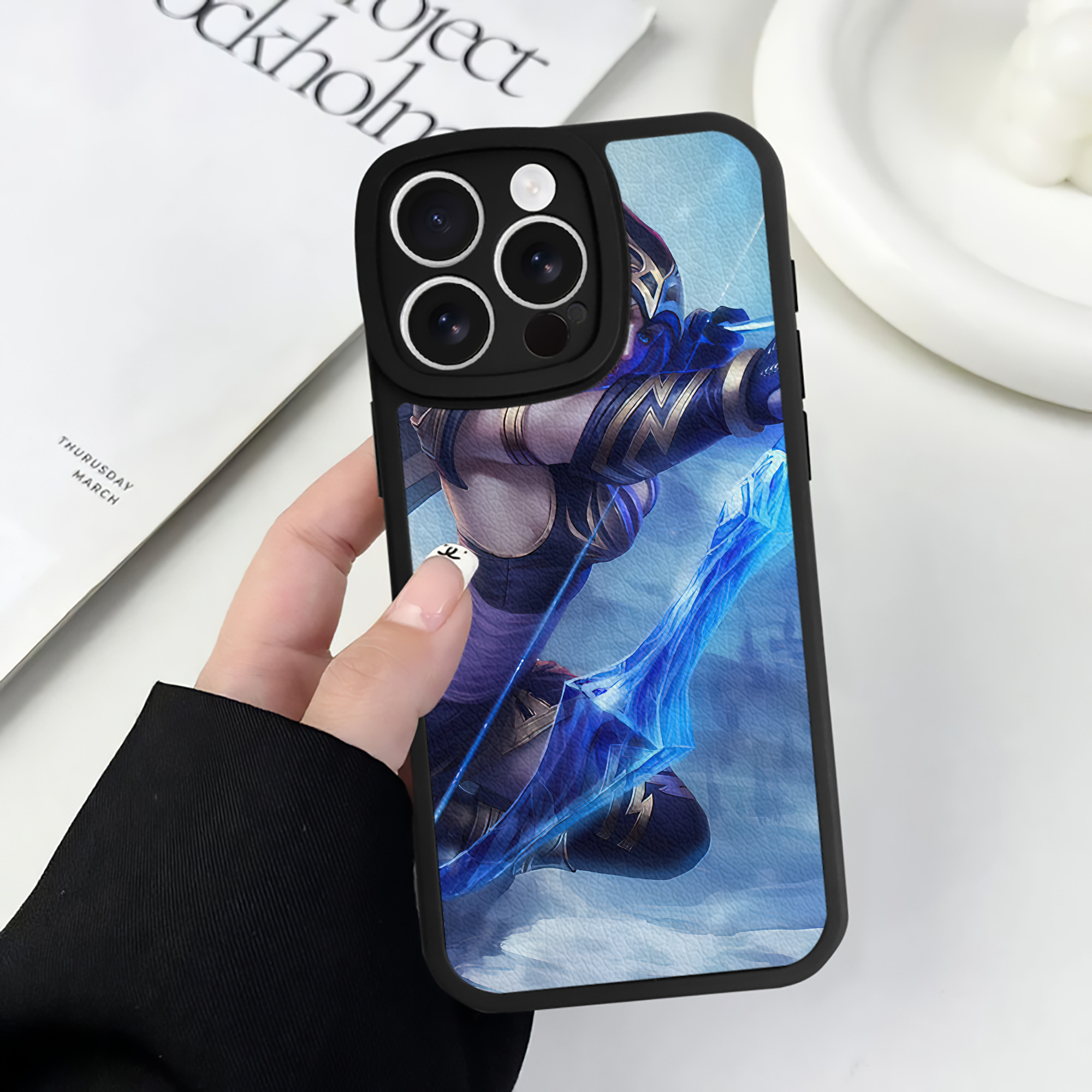 （画像用） リーグ・オブ・レジェンド League of Legends LOL 【iPhone 16シリーズ対応】シリコンスマホケース（レザー調） 材質：シリコン